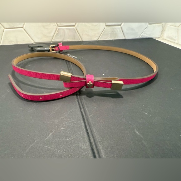 Kate Spade NY Shoestring Bow Leather Belt Large NWT Vivid Pink Gold Tips - Picture 3 of 5